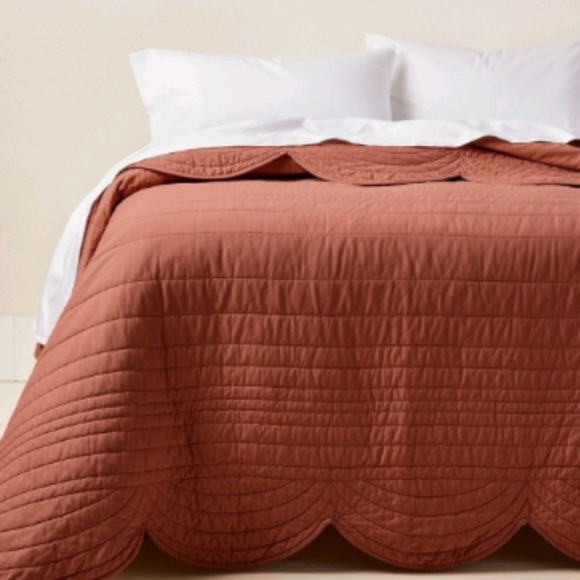 Opalhouse Bedding Fullqueen Scalloped Edge Quilt Light Terracotta